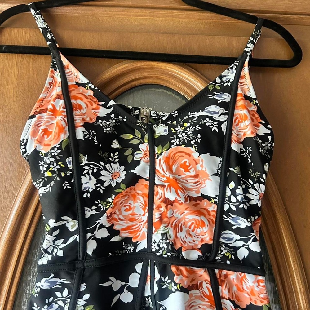 Women's floral Cupshe one piece swim suit black/multi color medium - Picture 2 of 6